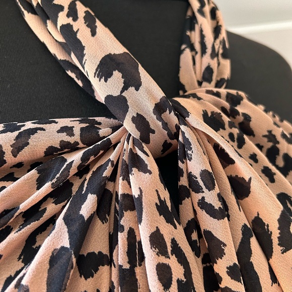 Leopard sarong and open back fringed top - Picture 10 of 11